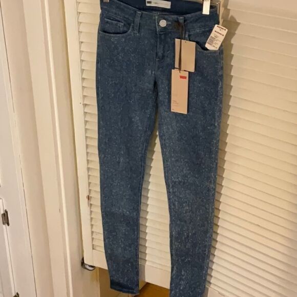 NWT Levi’s leggings 535 super stretch unique appearance ultra low rise 25 waist - Picture 4 of 10